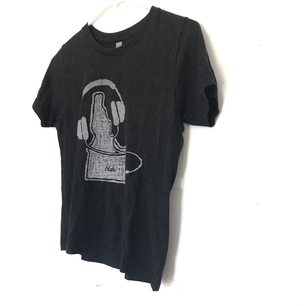 Gray “Idaho” short sleeve top